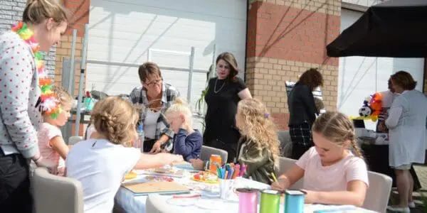 Eens in de twee jaar zetten wij onze deuren open voor alle vrienden en familieleden van onze medewerkers tijdens de FIQAS Friends & Family.